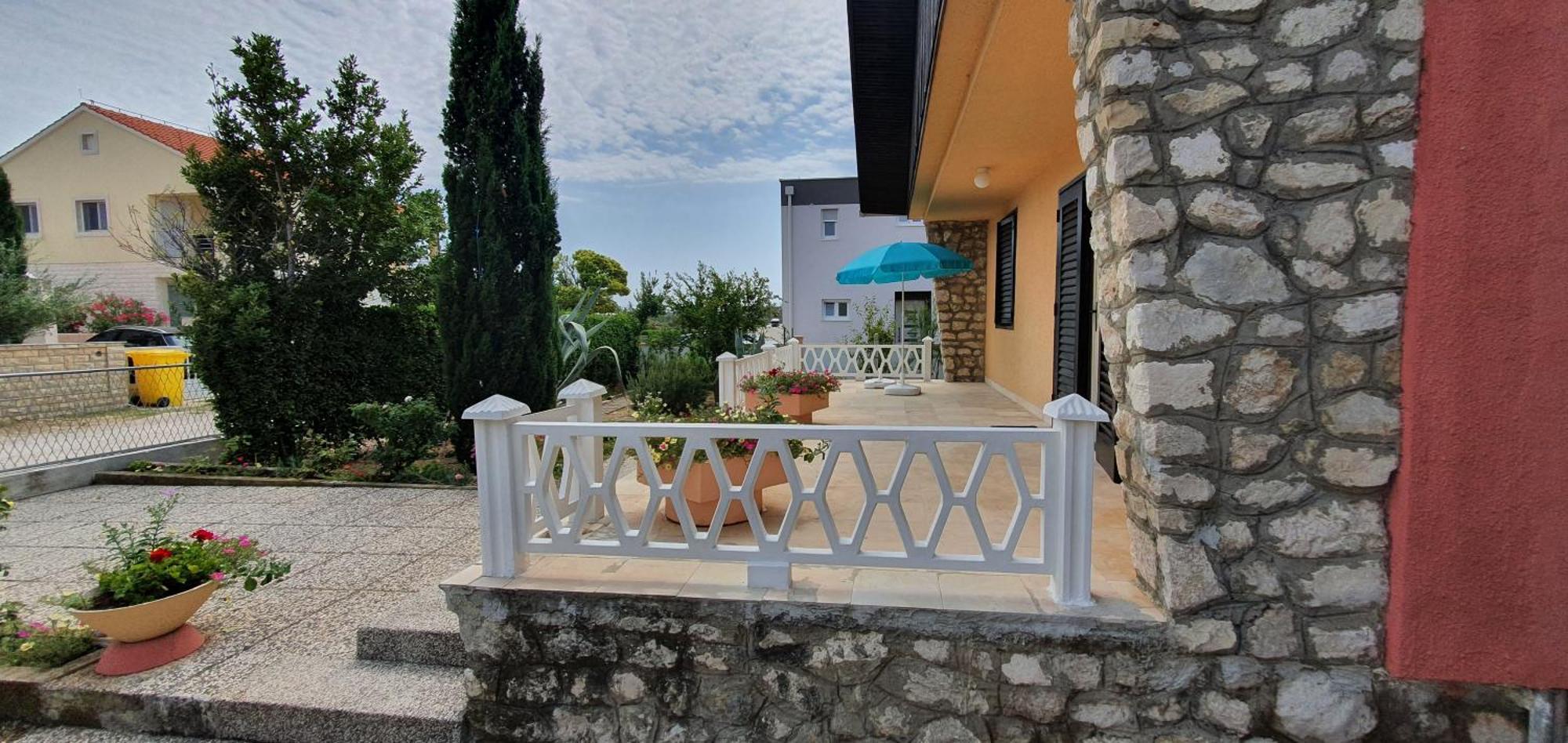 Mediterranean House 50M From The Sea Нин Экстерьер фото